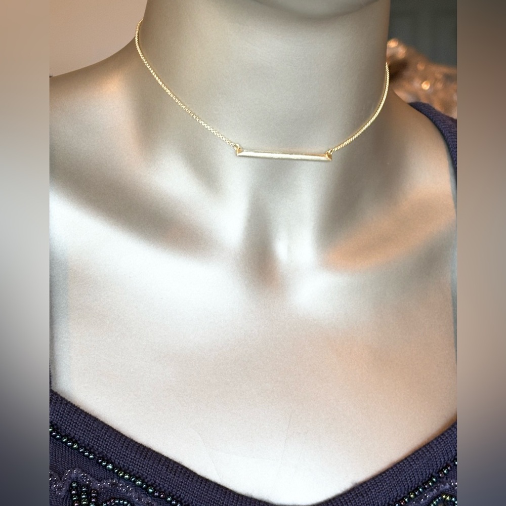 Kendra Scott Kelsey Gold Bar Necklace - Picture 4 of 11